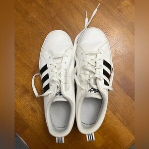 Women’s size 8 adidas. Like new.